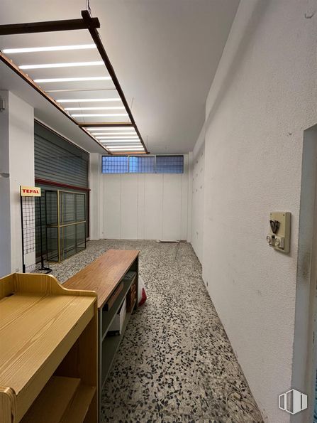 Local en alquiler en Zona Antonio Machado, Moncloa - Aravaca, Madrid, 28035 con edificio, ventana, madera, interiorismo, accesorio, suelo, suelos, sombra, hall y techo alrededor