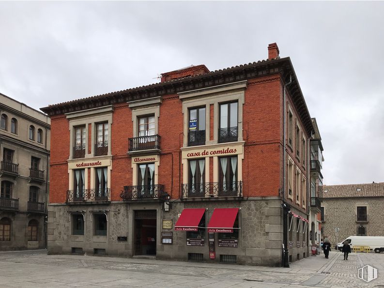 Oficina en alquiler en Plaza de la Catedral, 13, Ávila, 05001 con ventana, edificio, cielo, propiedad, accesorio, ladrillo, vecindario, enladrillado, rojo y barrio residencial alrededor