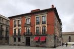 Oficina en alquiler en Plaza de la Catedral, 13, Ávila, 05001 con ventana, edificio, cielo, propiedad, accesorio, ladrillo, vecindario, enladrillado, rojo y barrio residencial alrededor