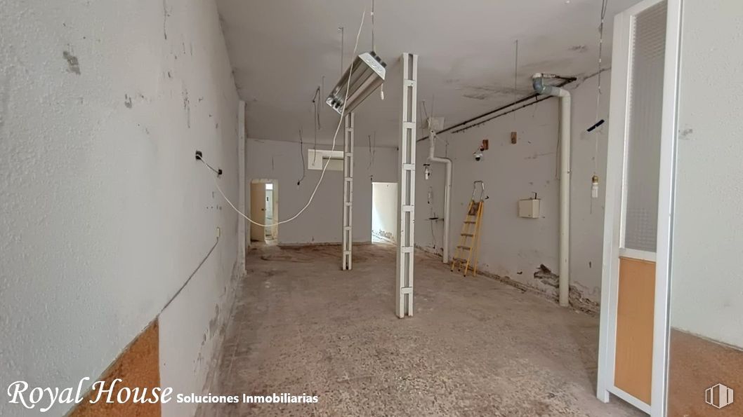 Local en venta en Calle Gaudí, 11, Collado Villalba, Madrid, 28400 con suelos, pared, suelo, techo, material compuesto, puerta, suministro eléctrico, hormigón, cableado eléctrico y escayola alrededor