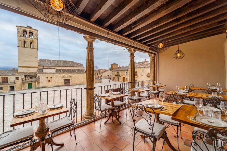 Retail for sale at Plaza Mayor, Pedraza, Segovia, 40172 with chair, table, lighting, furniture, property, sky, window, interior design, wood and building around