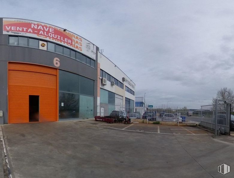 Nave en alquiler y venta en Zona industrial A-42, Illescas, Toledo, 45200 con cielo, nube, edificio, neumático de automoción, asfalto, neumático, edificio comercial, gas, fachada y ciudad alrededor