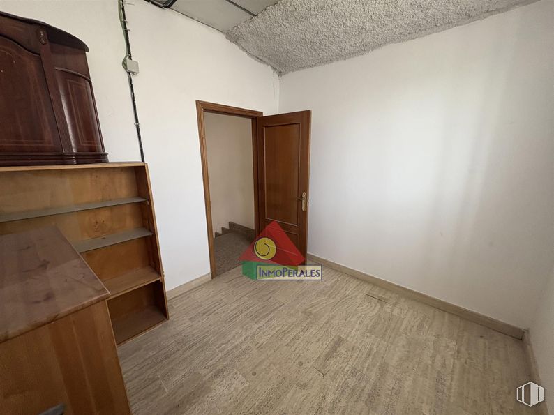 Industrial for rent at Zona Altos del Olivar - El Caracol, Valdemoro, Madrid, 28343 with door, cabinetry, flooring, floor, wood, wood flooring, hardwood, wood stain, room and apartment around