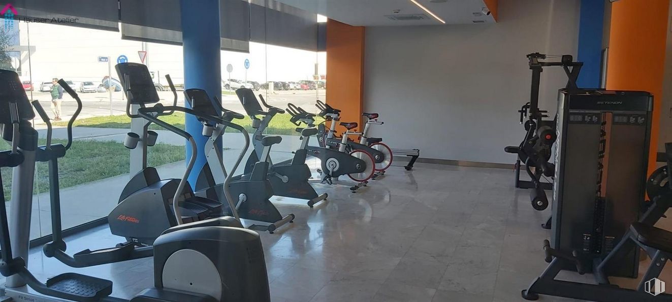 Local en alquiler en Carretera Villaverde a Vallecas, Villa de Vallecas, Madrid, 28031 con máquina de ejercicios, cinta de correr, bicicleta estática, edificio, gimnasio, aparatos de ejercicio, ciclismo en pista cubierta, ejercicio, suelos y suelo alrededor