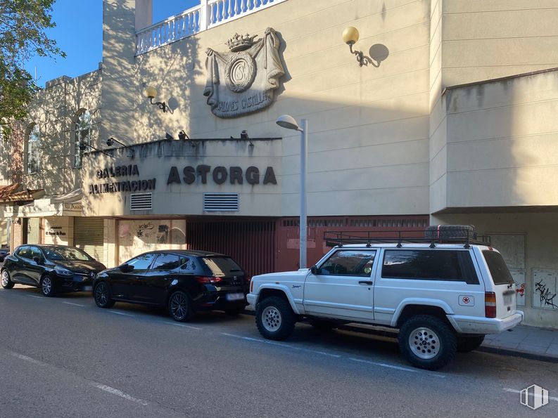 Local en venta en Galería Comercial Astorga, Calle Castilla, Pinto, Madrid, 28320 con rueda, coche, neumático, luz de estacionamiento automotriz, vehículo terrestre, vehículo, neumático automotriz, ventana, vehículo de motor y diseño automotriz alrededor