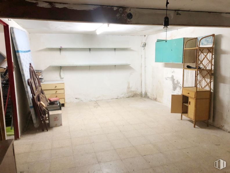 Local en venta en Calle Pablo Picasso, Coslada, Madrid, 28820 con estantería, madera, pavimentos, piso, edificio, pasillo, archivar, madera, techo y casa alrededor