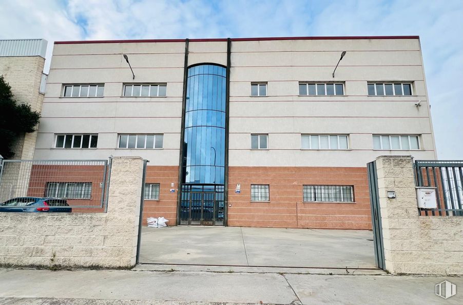 Industrial for sale & for rent at Polígono Industrial Los Olivos, Getafe, Madrid, 28906 with window, composite material, urban design, commercial building, concrete, headquarters, building material, daylighting and corporate headquarters around