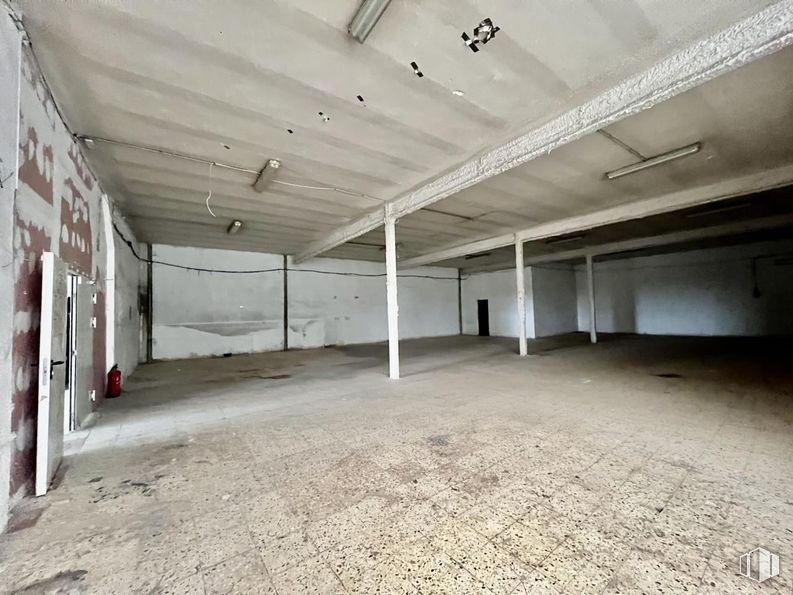 Industrial for rent at Camino Cementerio, Ávila, 05004 with lighting, building, hall, interior design, floor, flooring, fixture, wall, wood and window around