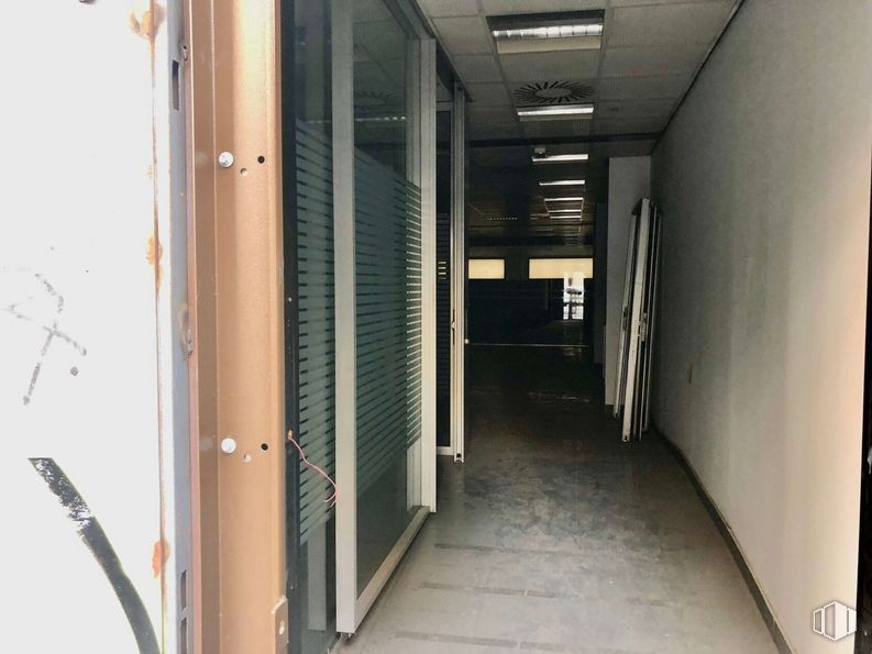 Local en venta en Paseo Santa María de la Cabeza, Arganzuela, Madrid, 28045 con accesorio, edificio, pavimento, piso, material compuesto, gas, techo, ciudad, puerta y madera alrededor