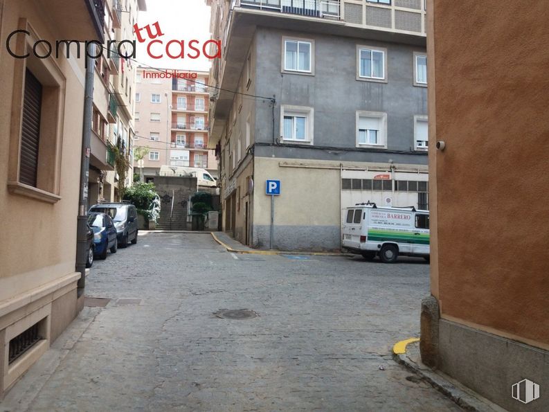 Local en venta en Paseo Ezequiel González, Segovia, 40002 con edificio, coche, ventana, neumático, rueda, superficie de carretera, asfalto, vehículo, barrio y diseño urbano alrededor