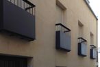 Retail for sale at Travesía Francisco Muñoz, San Lorenzo de El Escorial, Madrid, 28200 with window, door, wall, balcony, composite material, apartment, iron, metal, grey and building material around