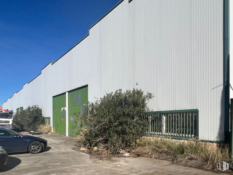 Nave en venta en Polígono industrial Meco, Meco, Madrid, 28880 con coche, edificio, rueda, luz de estacionamiento automotriz, propiedad, neumático, cielo, planta, vehículo y terreno alrededor