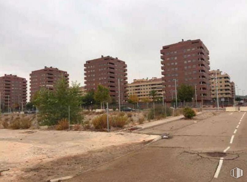 Suelo en venta en Calle Francisco de Goya, Seseña, Toledo, 45224 con edificio, cielo, planta, día, propiedad, nube, ventana, lote de tierra, diseño urbano y árbol alrededor