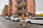 Retail for sale at Zona Sur, Ávila, 05001 with car, wheel, building, automotive parking light, tire, vehicle, property, window, sky and automotive lighting around