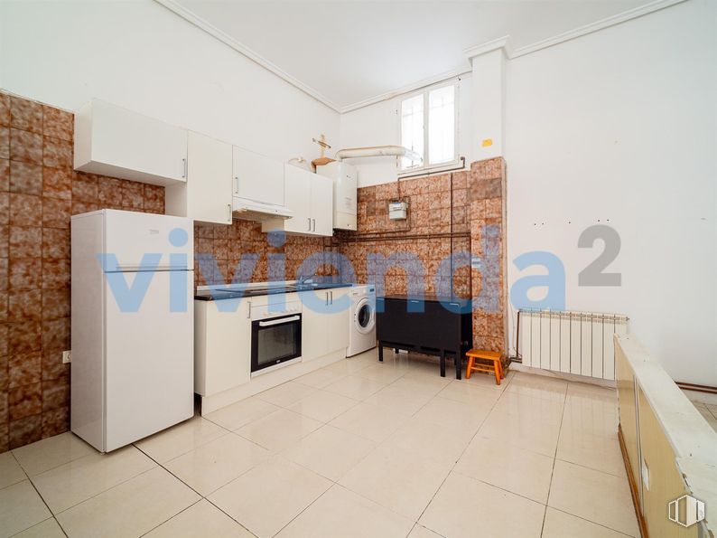 Retail for sale at Calle Ribadavia, Fuencarral - El Pardo, Madrid, 28029 with window, furniture, flooring, floor, interior design, apartment, ceiling, room, home appliance and tile around