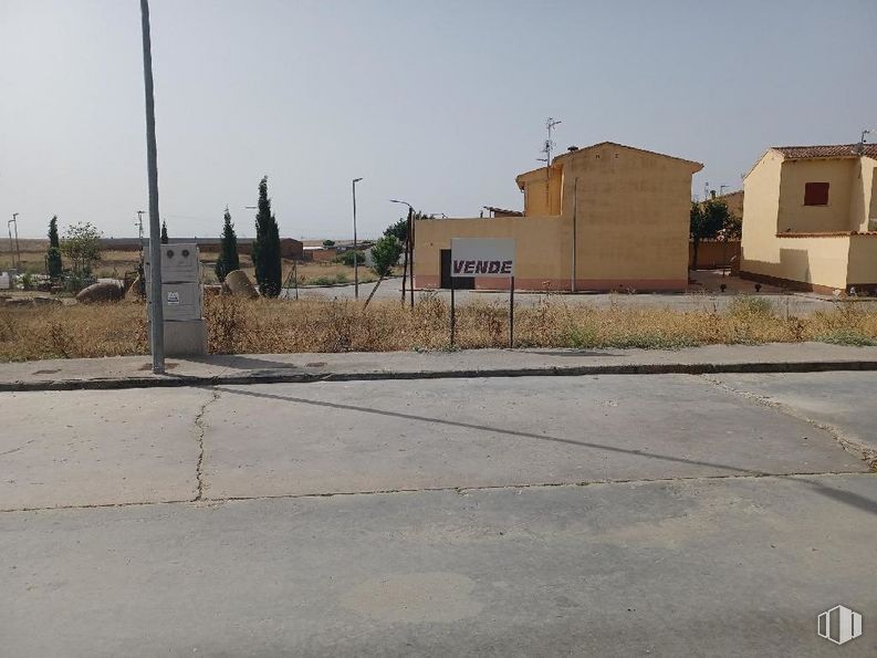 Land for sale at Don Quijote de la Mancha, 2 - 4, La Mata, Toledo, 45534 with building, sky, road surface, asphalt, land lot, plant, tree, landscape, gas and rural area around