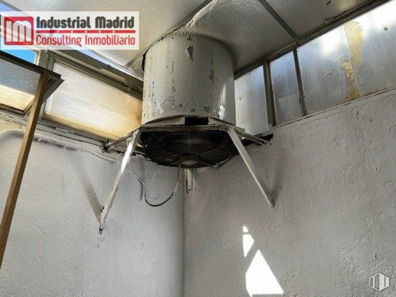 Industrial for sale at Polígono Industrial El Guijar, Arganda del Rey, Madrid, 28500 with gas, composite material, ceiling, metal, electricity, fixture, titanium, engineering, steel and pipe around