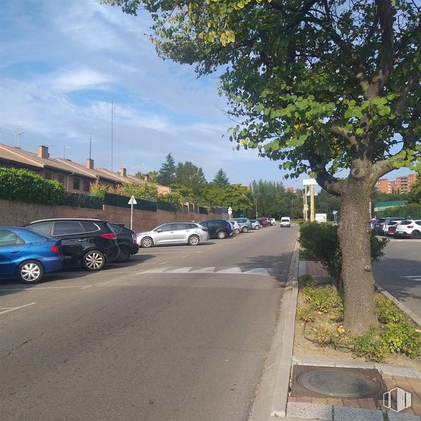 Local en alquiler en Calle Frómista, Fuenlabrada, Madrid, 28941 con coche, neumático, rueda, nube, vehículo terrestre, planta, cielo, vehículo, vehículo de motor y luz de la calle alrededor