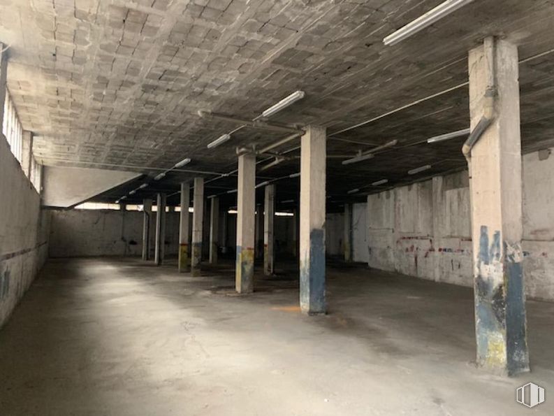 Retail for sale at Calle Boalito, Colmenar Viejo, Madrid, 28770 with light fixture, lighting, floor, flooring, ceiling, column, concrete, composite material, beam and building material around