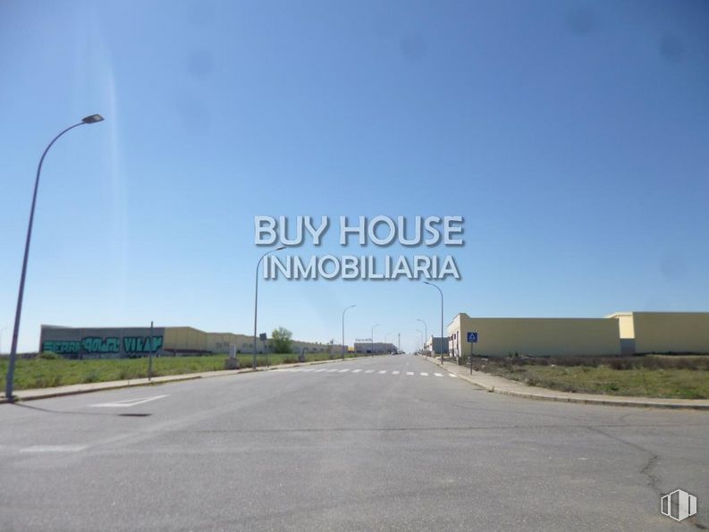 Land for sale at Avenida de la Industria, Numancia de la Sagra, Toledo, 45230 with street light, sky, road surface, asphalt, land lot, thoroughfare, tar, real estate, road and landscape around