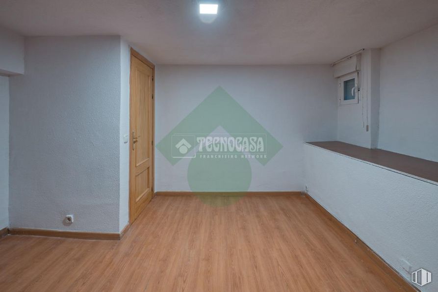 Local en venta en Calle Eduardo Morales, Carabanchel, Madrid, 28025 con propiedad, madera, pintura, suelos, pared, tinte para madera, edificio, suelo laminado, madera dura y hall alrededor