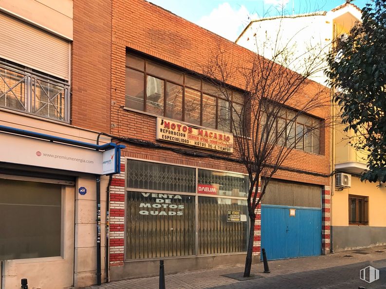 Nave en venta en Calle Ricardo de la Vega, 6, Getafe, Madrid, 28901 con ventana, edificio, accesorio, cielo, nube, árbol, ladrillo, barrio, área residencial y superficie de carretera alrededor