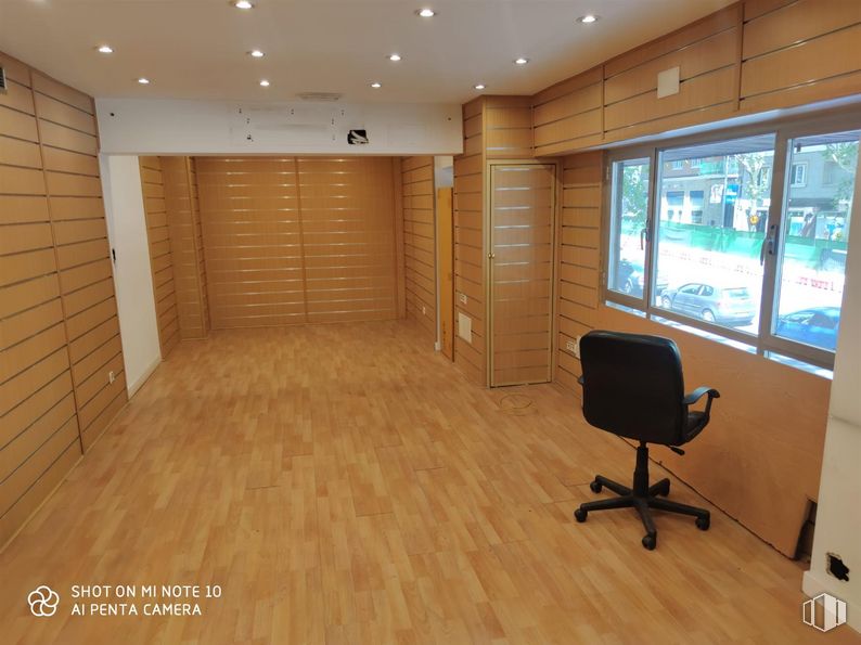 Local en alquiler y venta en Calle Ríos Rosas, 34, Chamberí, Madrid, 28003 con silla, propiedad, madera, interiorismo, suelo, silla de oficina, accesorio, suelos, edificio y ventana alrededor