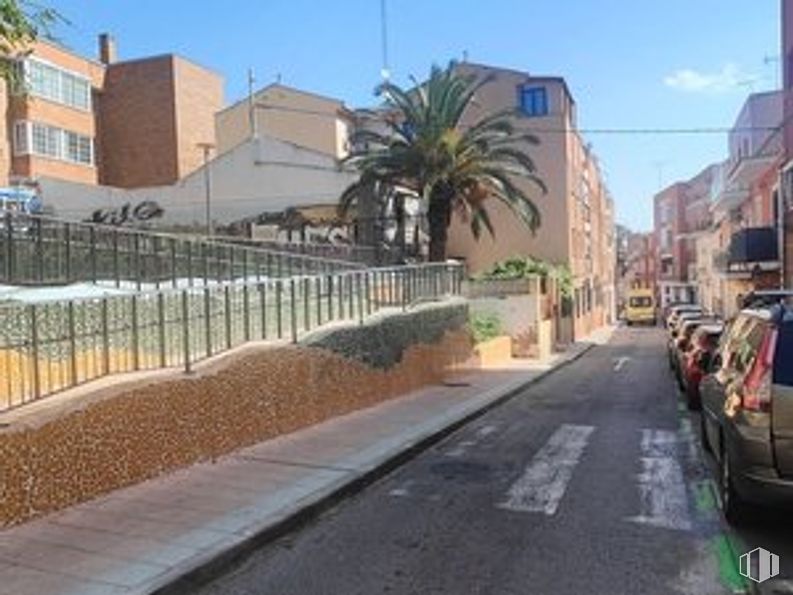 Suelo en venta en Calle Valladolid, 19, Alcobendas, Madrid, 28100 con coche, edificio, cielo, planta, infraestructura, superficie de la carretera, árbol, vehículo, arecales y ventana alrededor