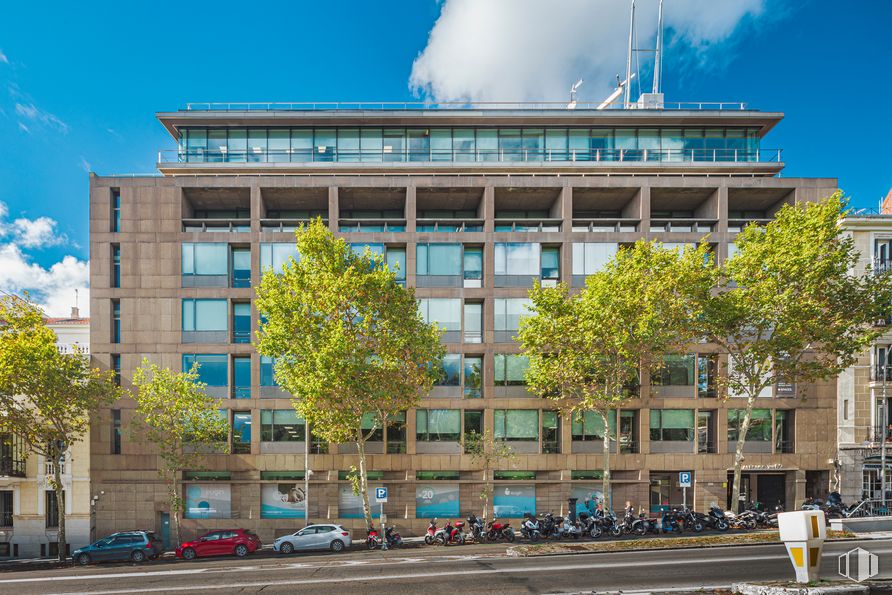 Oficina en alquiler en Calle Alfonso XII, 62, Retiro, Madrid, 28014 con edificio, nube, cielo, día, azul, ventana, árbol, arquitectura, bloque de torre y diseño urbano alrededor