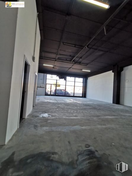 Nave en alquiler y venta en Zona industrial, Arganda del Rey, Madrid, 28500 con ventana, alumbrado, propiedad, accesorio, madera, edificio, suelo, suelos, hall y material compuesto alrededor