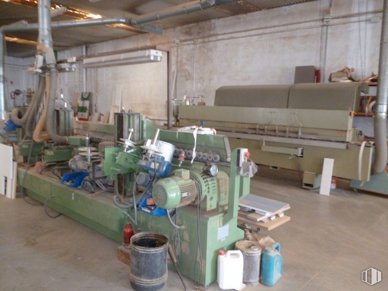 Industrial for rent at Calle Príncipe Juan Carlos, Fuensalida, Toledo, 45510 with electric motor, gas, wood, cylinder, engineering, industry, machine, factory, pipe and pumping station around