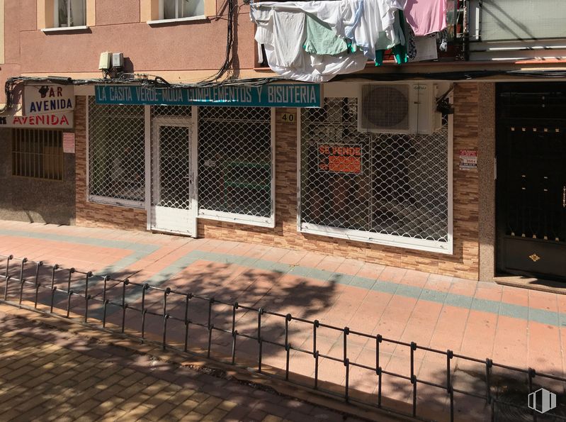 Local en venta en Avenida de las Ciudades, 40, Getafe, Madrid, 28903 con ventana, edificio, madera, valla, sombra, ladrillo, línea, barrio, albañilería y superficie de carretera alrededor