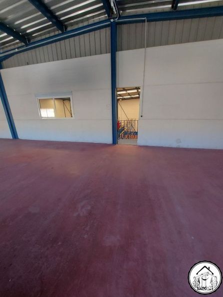 Industrial for sale at Camino Ciempozuelos, Seseña, Toledo, 45224 with window, building, wood, flooring, floor, hall, house, roof, hardwood and concrete around