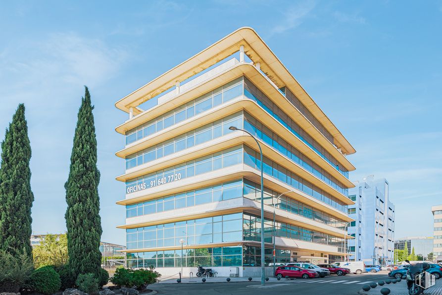 Oficina en alquiler en Avenida Sur de Barajas, 20, Barajas, Madrid, 28028 con edificio, cielo, propiedad, nube, rascacielos, rueda, bloque de torres, diseño urbano, condominio y coche alrededor