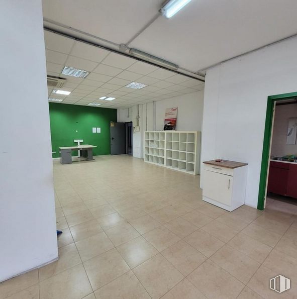 Oficina en venta en Calle Aguacate, Carabanchel, Madrid, 28044 con ebanistería, accesorio, piso, pavimento, pasillo, edificio, techo, casa, pisos de baldosas y vidrio alrededor