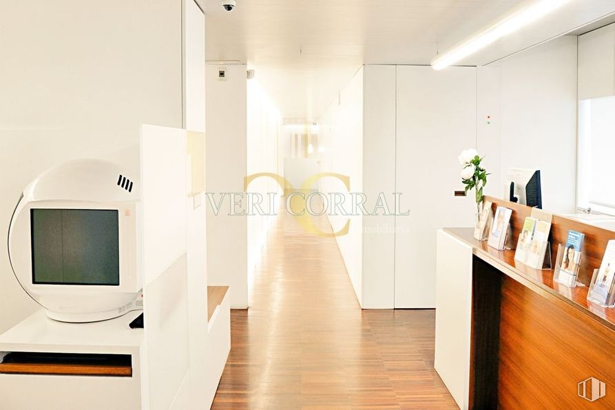 Local en venta en Barrio Salamanca, Salamanca, Madrid, 28006 con ebanistería, televisión, edificio, madera, casa, suelo, suelos, estante, mesa y inmobiliario alrededor