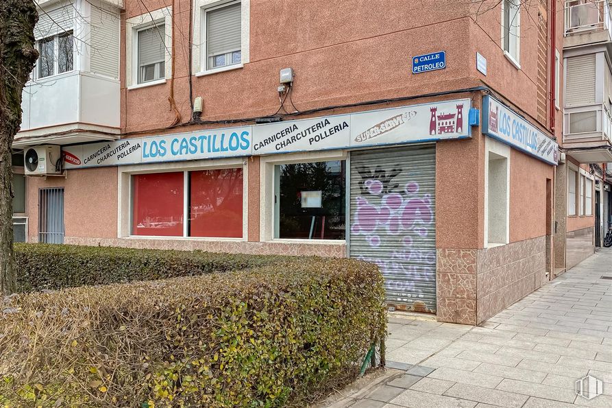 Local en venta en Calle Referendum de Viñagrande, 10, Alcorcón, Madrid, 28925 con ventana, edificio, planta, ladrillo, albañilería, superficie de la carretera, barrio, inmobiliario, zona residencial y fachada alrededor