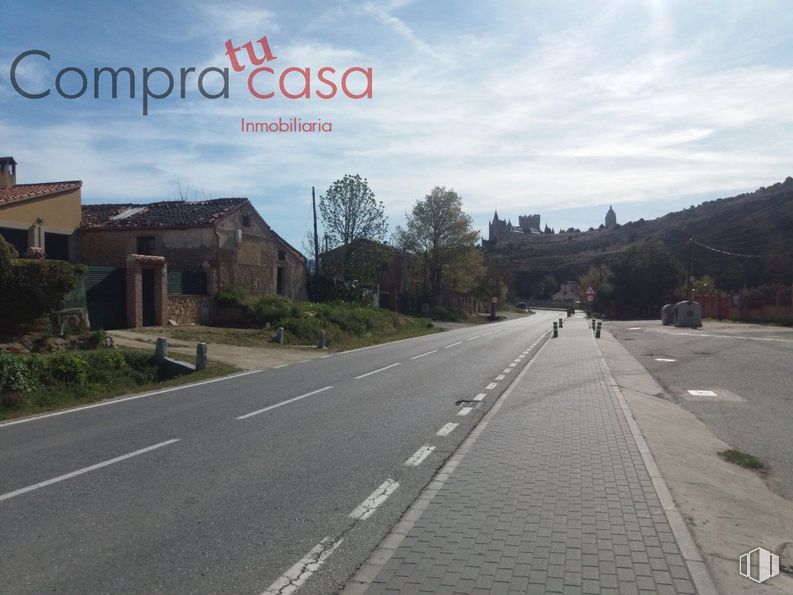 Nave en venta en Zona Zamarramala , Segovia, 40196 con casa, nube, cielo, planta, edificio, infraestructura, superficie de carretera, asfalto, ventana y árbol alrededor