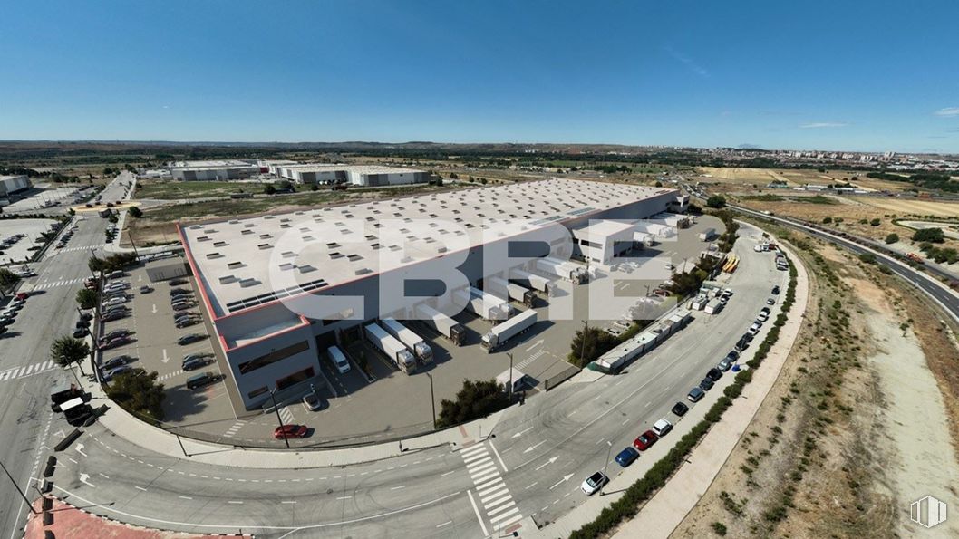 Nave en alquiler en Nexus San Fernando, Calle Serafín Holgado, 2, San Fernando de Henares, Madrid, 28830 con cielo, coche, vehículo, asfalto, diseño urbano, superficie de la carretera, vehículo de motor, vía pública, zona residencial y paisaje alrededor