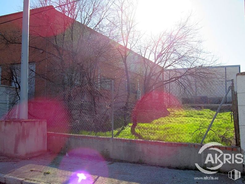 Industrial for sale at Calle Río Torviscal, Toledo, 45007 with window, building, sky, plant, road surface, purple, brickwork, brick, urban design and slope around