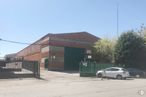 Industrial for sale at Calle Sierra de Guadarrama, 56, San Fernando de Henares, Madrid, 28830 with car, building, automotive parking light, sky, tire, wheel, vehicle, plant, asphalt and shade around