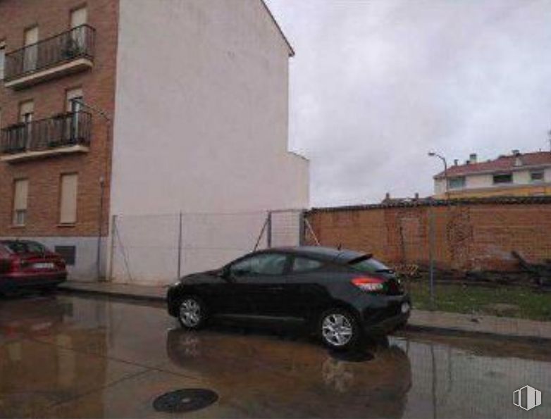 Suelo en venta en Calle La parra, Cabanillas del Campo, Guadalajara, 19171 con coche, edificio, rueda, neumático, vehículo terrestre, vehículo, cielo, planta, ventana y neumático automotriz alrededor