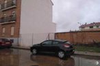 Land for sale at Calle La parra, Cabanillas del Campo, Guadalajara, 19171 with car, building, wheel, tire, land vehicle, vehicle, sky, plant, window and automotive tire around