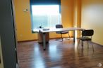 Office for rent at Calle Pinar, Meco, Madrid, 28880 with chair, desk, window blind, table, building, property, furniture, window, office chair, computer desk, wood and fixture around