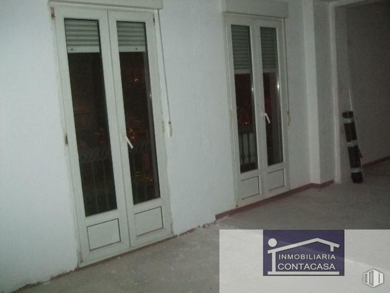 Local en alquiler y venta en Calle Frailes, Colmenar Viejo, Madrid, 28770 con puerta, escalera, accesorio, edificio, madera, suelo, puerta de casa, asa, manija de la puerta y exterior del automóvil alrededor