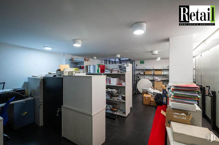 Retail for sale at Calle Alustante, Chamartín, Madrid, 28002 with light fixture, lighting, box, shelf, shelving, floor, flooring, building, bookcase and publication around