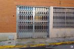 Retail for rent at Calle San José, Madridejos, Toledo, 45710 with door, window, fixture, rectangle, wood, composite material, building, gas, road surface and facade around