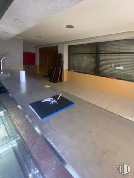 Local en venta en Zona Renfe, Alcorcón, Madrid, 28922 con propiedad, edificio, madera, pasillo, suelo, piso, casa, exterior automotriz, madera y sala de estar alrededor