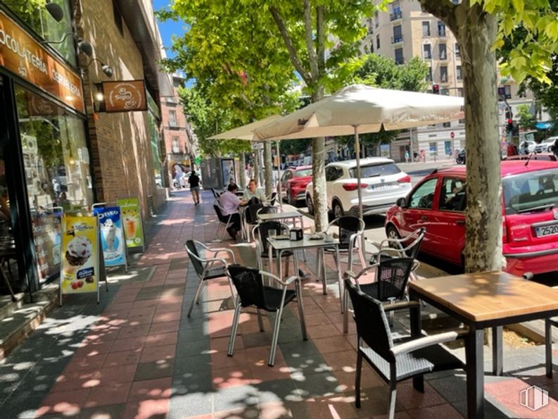 Local en alquiler en Zona Palos Frontera, Arganzuela, Madrid, 28045 con coche, mesa, silla, edificio, mueble, infraestructura, árbol, vehículo, planta y ventana alrededor