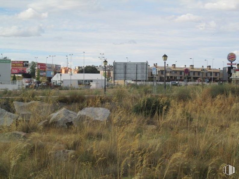 Land for sale at Calle Teresa de Calcuta, Ávila, 05004 with building, cloud, sky, plant, land lot, rolling, grass, grassland, plain and landscape around